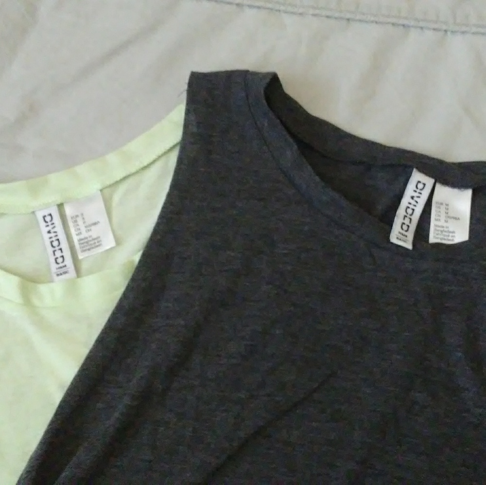 Crop Tops - Picture 2 of 2
